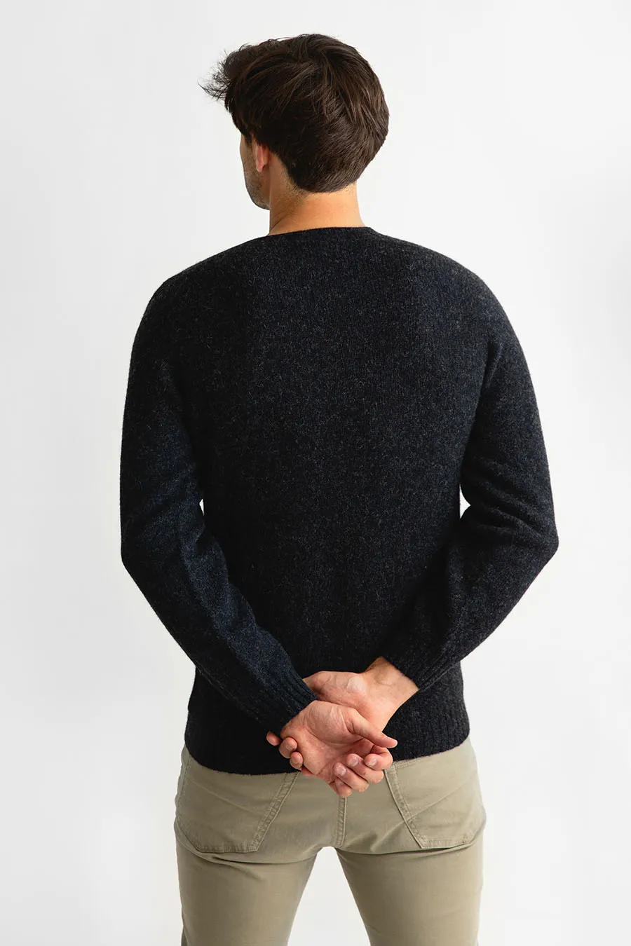 Mens Seamless Saddle Shoulder Shetland Jumper - Charcoal