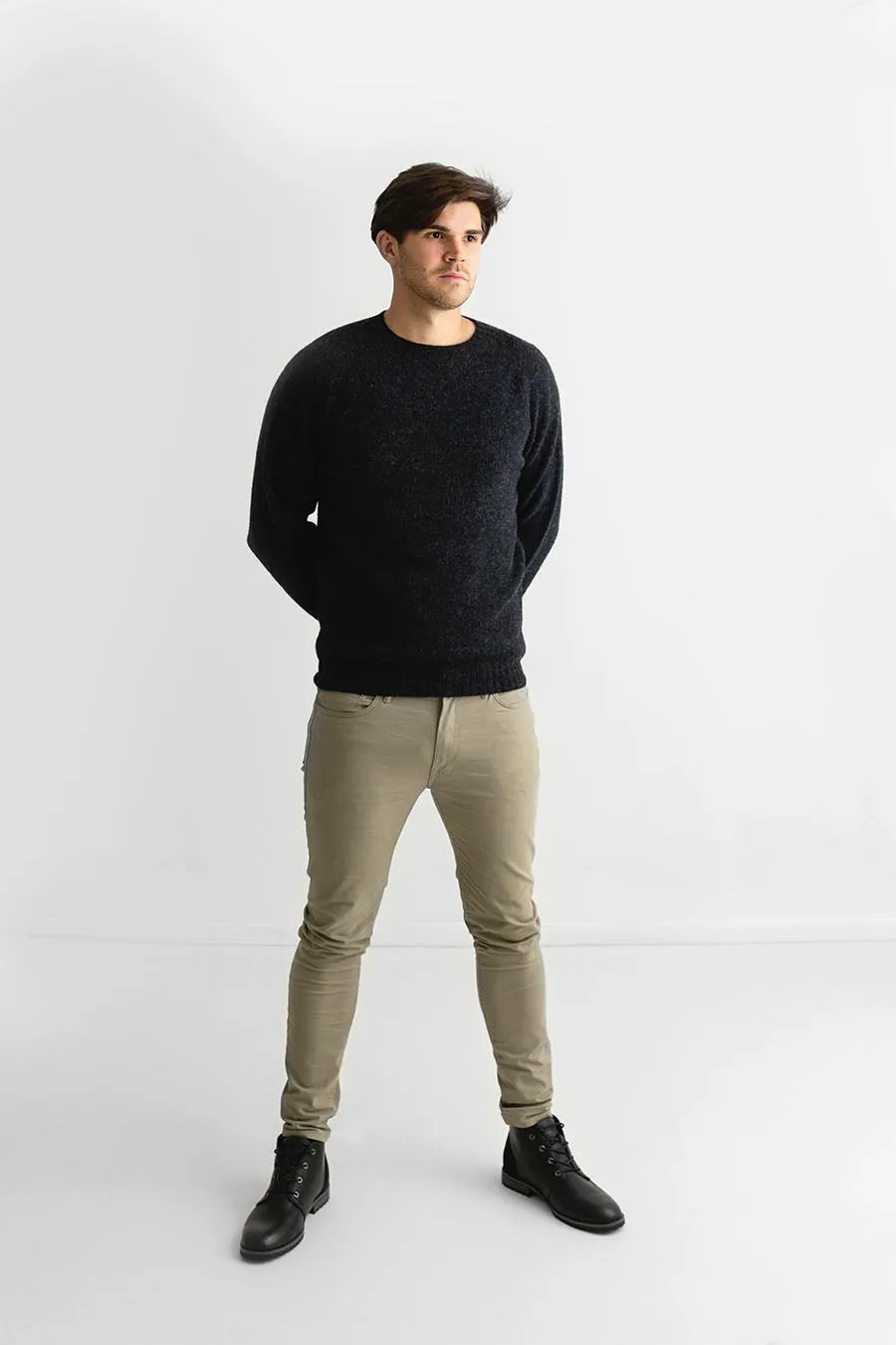 Mens Seamless Saddle Shoulder Shetland Jumper - Charcoal