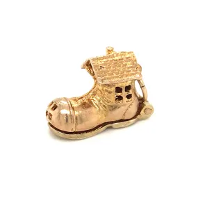 'There was an old woman who lived in a shoe' Charm